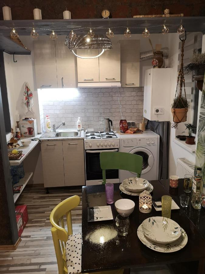 Little Modern Folk Apt Apartman Vălenii de Munte Kültér fotó